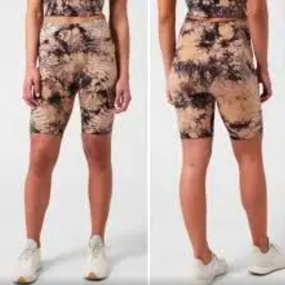 NWOT Athleta Motivate Seamless Tank & Shorts Black Tan Tie-dye Size Medium - Picture 2 of 16
